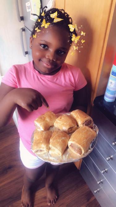 Elizabeth made sausage rolls with her family! 