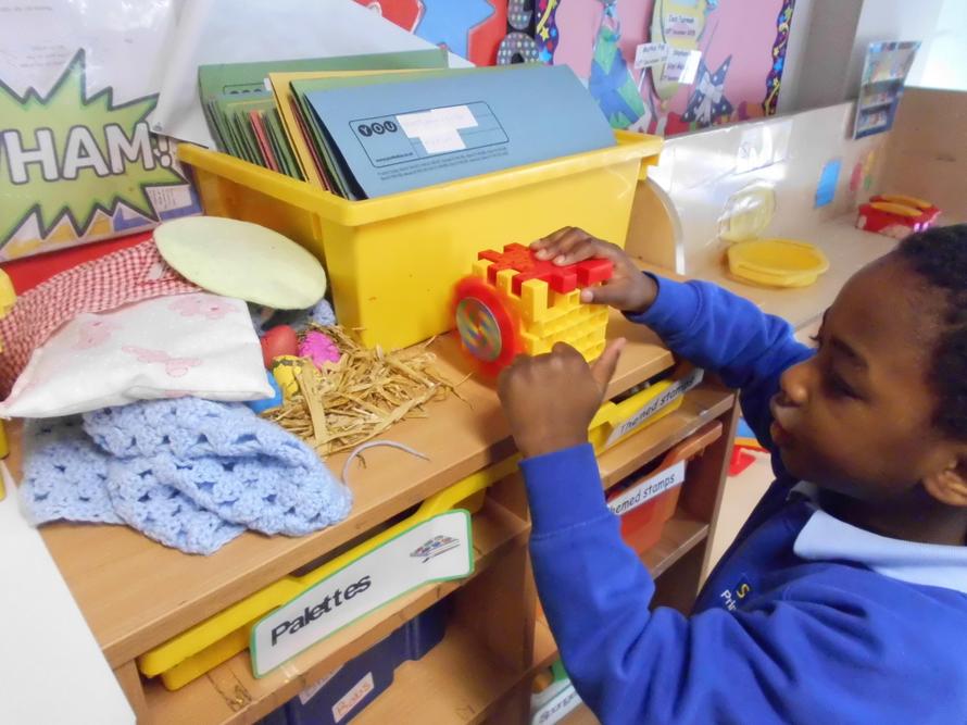 Nyametease made a 'fan' to cool the eggs down