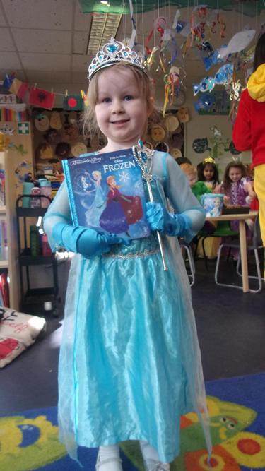 Elsa (Peyton) showed us her book. 