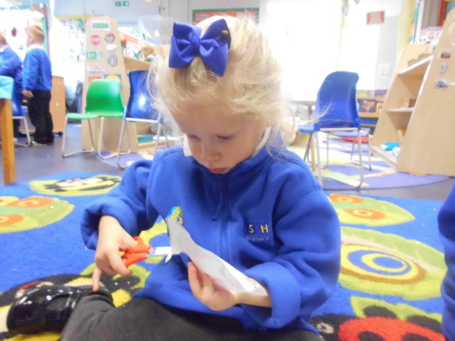 Goo concentrating Mia!