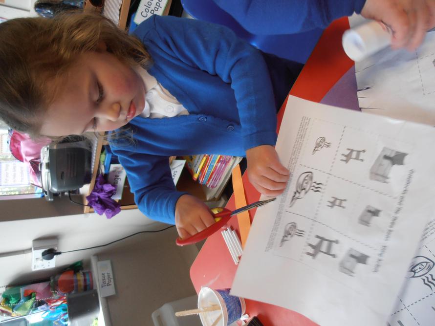 Cutting objects belonging to the three bears