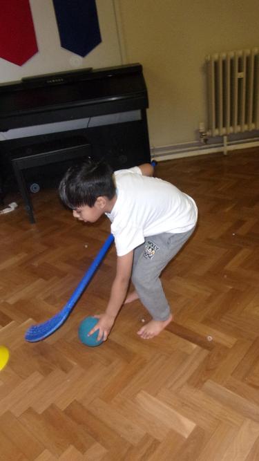 Armin is controlling the ball in PE