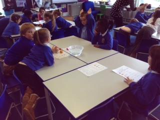 Floating and sinking in 2HM